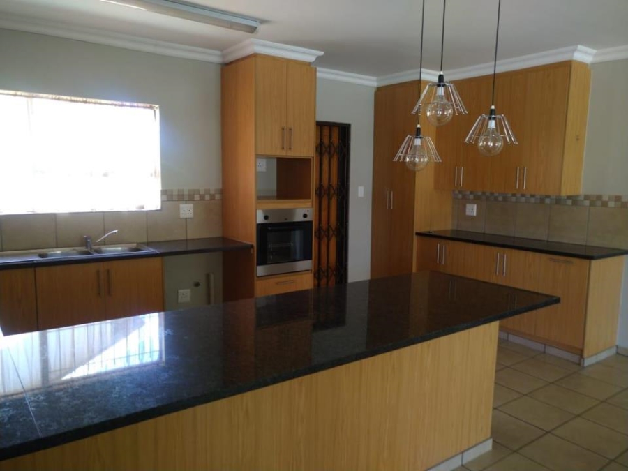 2 Bedroom Property for Sale in Langenhovenpark Free State